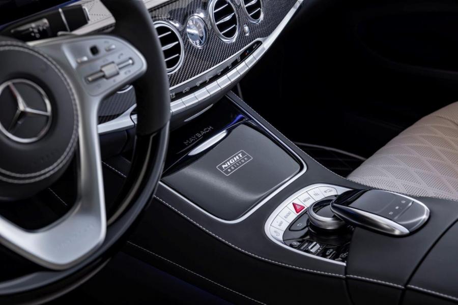 Детали интерьера Mercedes-Maybach S650 Night Edition 2020 года  (NA) (фото 5 из 8)
